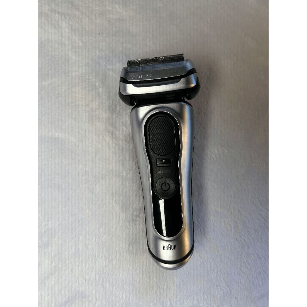 Braun Series 9 PRO+ Electric Shaver w/ Cleaning Base and Charger 6 in 1 Razor - Picture 3 of 12